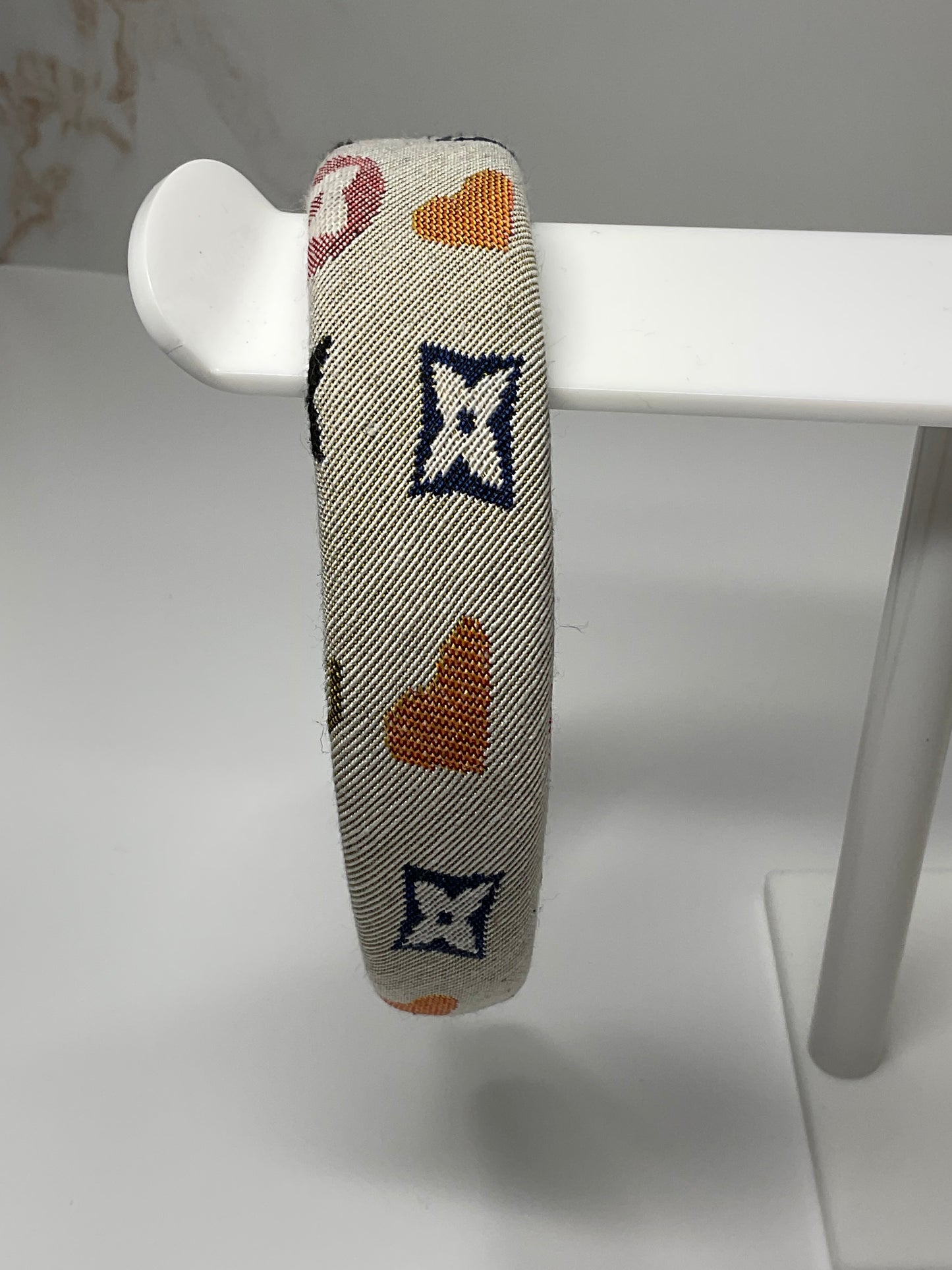 Lv headband